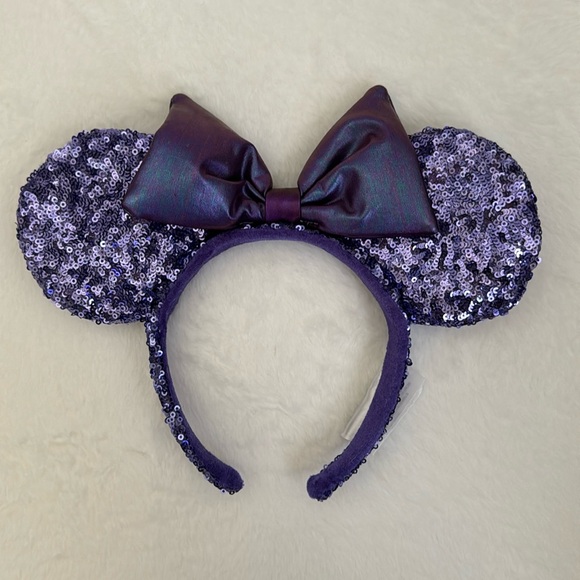 Minnie Mouse Purple Bow Sequined Ear Headband - Picture 1 of 3